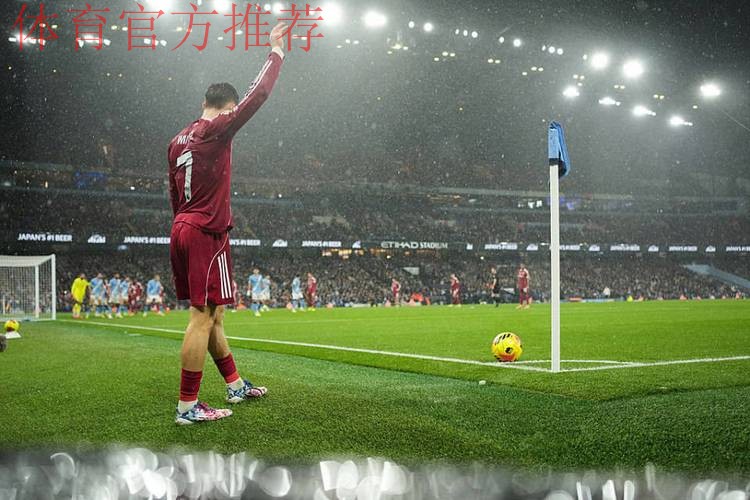 利物浦血亏？1.36亿水货加盟16场仍0球！跑出空门又遭萨拉赫无视